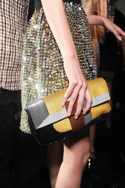 Look 10